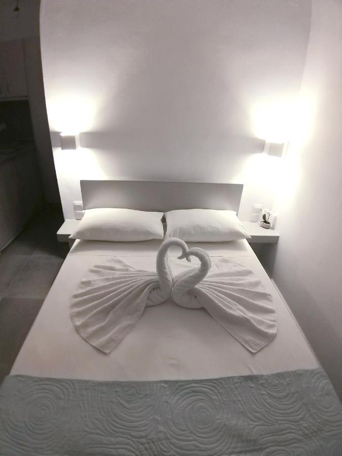 Mavrikou Helen Apartments Скирос Екстериор снимка