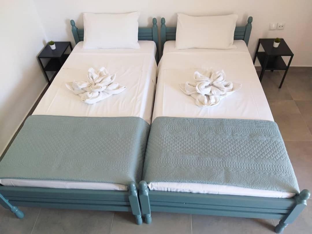 Mavrikou Helen Apartments Скирос Екстериор снимка